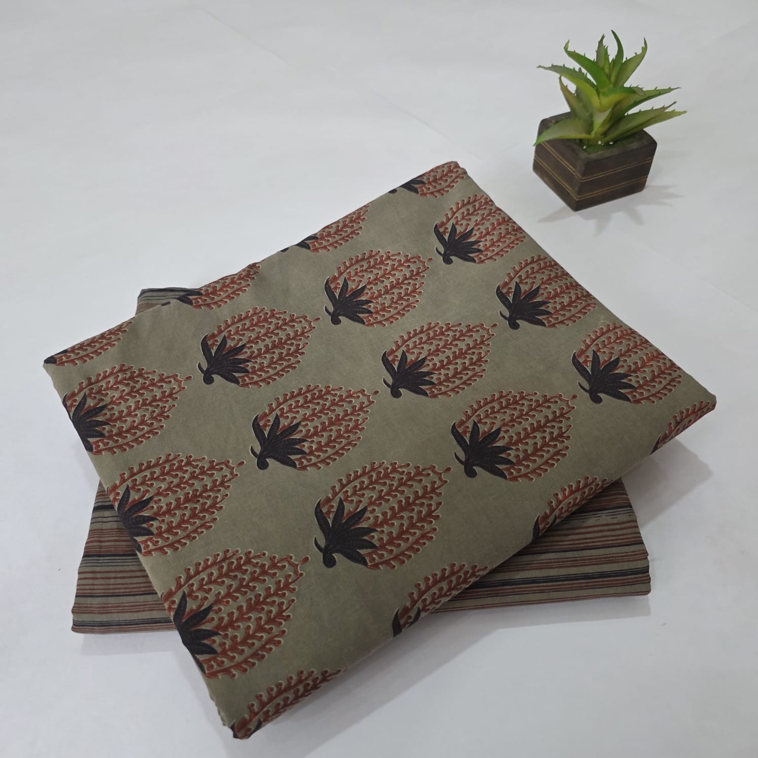 (Mridula) Unstitched Cotton Suit